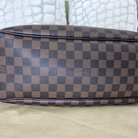 Louis Vuitton Damier Ebene Delightful Bag- MM Size - Functional, Classic Beauty! - Picture 5 of 15